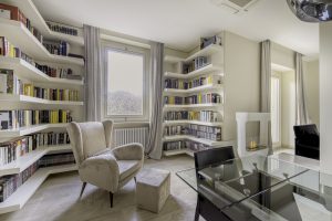 Libreria su misura-pavimentazione in marmo
